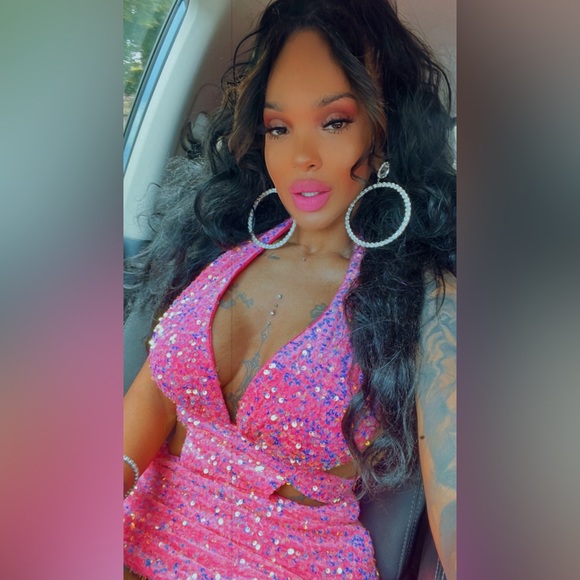 Meet your Posher, Ingrid! - Picture 2 of 12